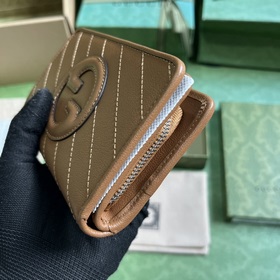 Кошелек из серии Gucci Blondie. Серия Gucci Blondie сочетает в се