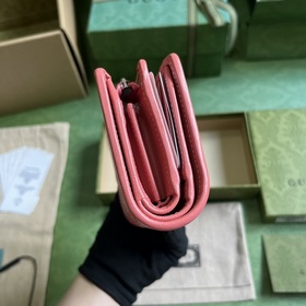 Кошелек из серии Gucci Blondie. Серия Gucci Blondie сочетает в се