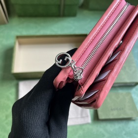 Кошелек из серии Gucci Blondie. Серия Gucci Blondie сочетает в се