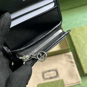 Карман для карт из серии Gucci Blondie. Серия Gucci Blondie сочет