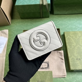 Карман для карт из серии Gucci Blondie. Серия Gucci Blondie сочет