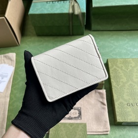 Карман для карт из серии Gucci Blondie. Серия Gucci Blondie сочет