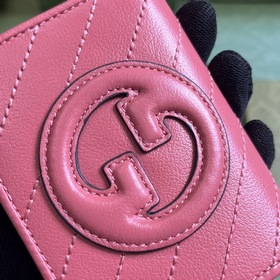 Карман для карт из серии Gucci Blondie. Серия Gucci Blondie сочет