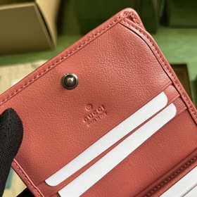 Карман для карт из серии Gucci Blondie. Серия Gucci Blondie сочет