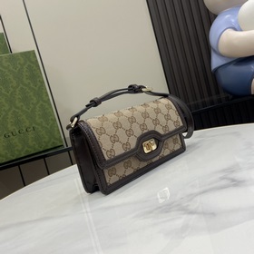 Новинка Мини-сумка через плечо из серии Gucci Luce. Сумкиз серии 