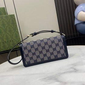 Новинка Мини-сумка через плечо из серии Gucci Luce. Сумкиз серии 