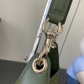 Новинка Представляем сумку Gucci Body с двойной застежкой, вдохно