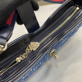 Новинка Мини-сумка через плечо из серии Gucci Moon Side. Этот акс