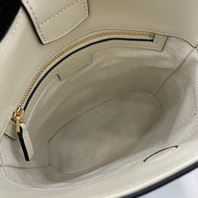 Новинка В весенне-летней коллекции 2025 года серия Gucci 73 черпа