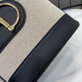 【Новинка】 В весенне-летней коллекции 2025 года Gucci 73 вдохновле