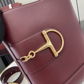 Новинка В коллекции весна-лето 2025 серия Gucci 73 черпает вдохно