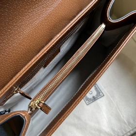 Средняя сумка из серии Gucci Horsebit 1955. Серия Gucci Horsebit 