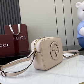 Новинка Мини-сумка через плечо из серии Gucci Blondie Новая сумка