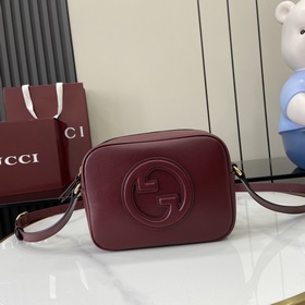 Новинка Мини-сумка через плечо из серии Gucci Blondie Новая сумка