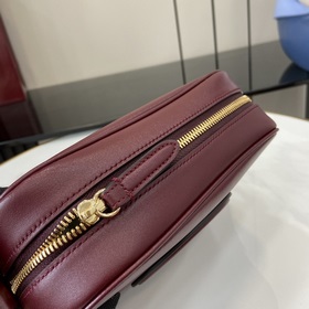 Новинка Мини-сумка через плечо из серии Gucci Blondie Новая сумка