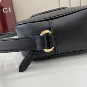 Новинка Мини-сумка через плечо из серии Gucci Blondie Новая сумка
