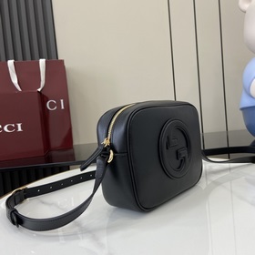 Новинка Мини-сумка через плечо из серии Gucci Blondie Новая сумка