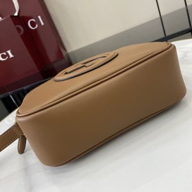 Новинка Мини-сумка через плечо из серии Gucci Blondie Новая сумка