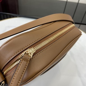 Новинка Мини-сумка через плечо из серии Gucci Blondie Новая сумка
