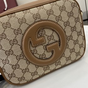 Новинка Мини-сумка через плечо из серии Gucci Blondie Новая сумка