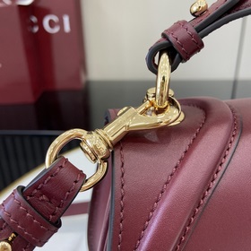 Новая модель Средняя сумка из серии Gucci Blondie Новая сумка из 