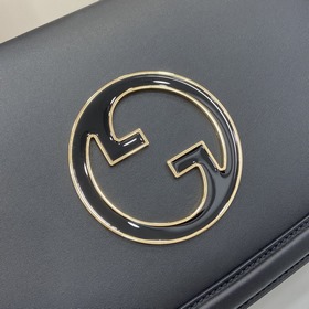 Новая модель Средняя сумка из серии Gucci Blondie Новая сумка из 