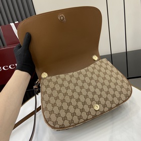 Новая модель Средняя сумка из серии Gucci Blondie Новая сумка из 