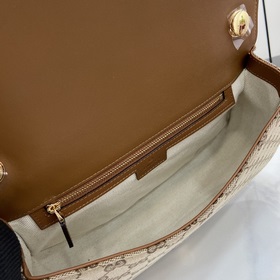 Новая модель Средняя сумка из серии Gucci Blondie Новая сумка из 