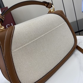 Новая модель Средняя сумка из серии Gucci Blondie Новая сумка из 