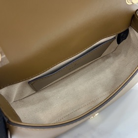 Новая модель Мини-сумка через плечо из серии Gucci Blondie Новая 