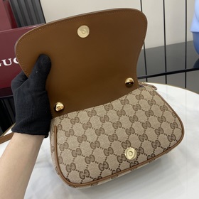 Новая модель Мини-сумка через плечо из серии Gucci Blondie Новая 