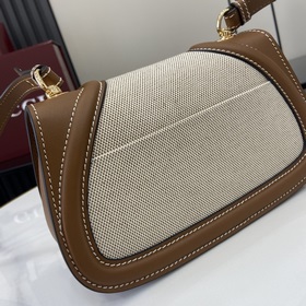 Новая модель Мини-сумка через плечо из серии Gucci Blondie Новая 