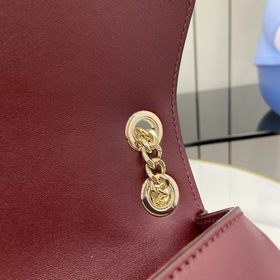 Новая модель Сумка через плечо Gucci Blondie Новая сумка из серии