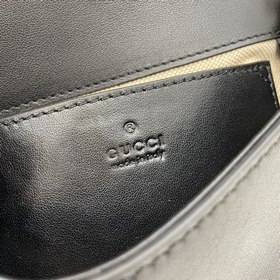 Новая модель Мини-сумка через плечо из серии Gucci Blondie Новая 