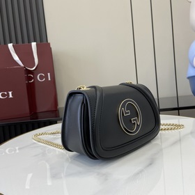 Новая модель Мини-сумка через плечо из серии Gucci Blondie Новая 