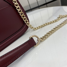 Новая модель Мини-сумка через плечо из серии Gucci Blondie Новая 