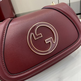 Новая модель Мини-сумка через плечо из серии Gucci Blondie Новая 