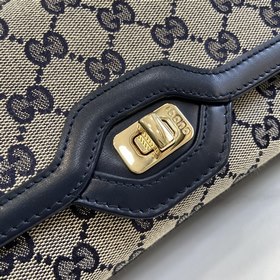 【Новинка】 Маленькая сумка через плечо из серии Gucci Luce. Сумкиз