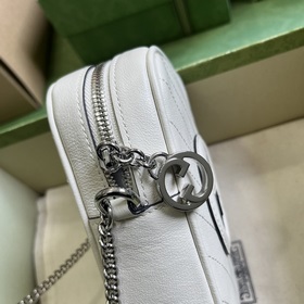 Мини-сумка через плечо из серии Gucci Blondie. Серия Gucci Blondi
