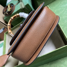 Сумка Gucci Bamboo 1947 из серии Bamboo — это классический элемен