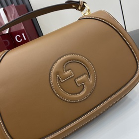 Новая модель Средняя сумка из серии Gucci Blondie Новая сумка из 