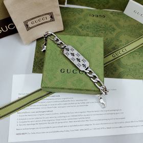 Два классических элемента с гравировкой： логотип Gucci с пчелой и