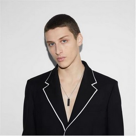 GUCCI Гуччи Торговая марка Черный и золотой кулон на серебряном б