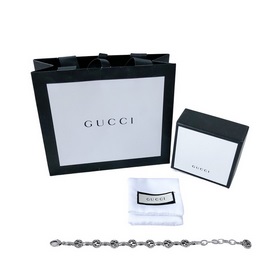 Браслет Gucci с двойным G в стиле ретро Модель, которую носят мно