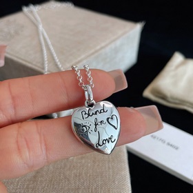 Серия Gucci Love Fearless, лаконичный, но не простой дизайн, осно