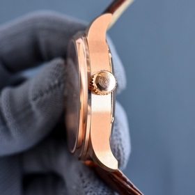 Рекомендуем к приобретению, новая модель от IWC. Серия Moonphase.