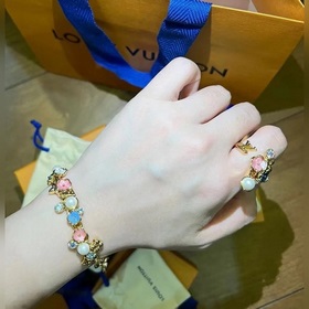LV Louis Vuitton Кольцо с цветами Очень изысканное кольцо с дизай