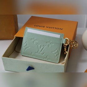 M82132 тиснение  «Porto Cult LV Charm» из мягкой кожи Monogram U
