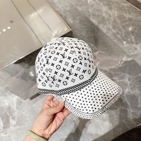 Louis Vuitton LV — это модель, которую можно носить в течение мно