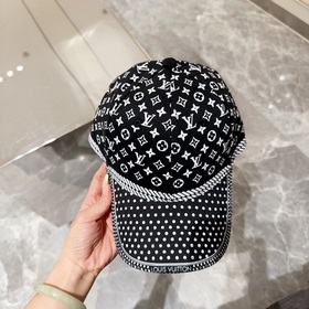 Louis Vuitton LV — это модель, которую можно носить в течение мно